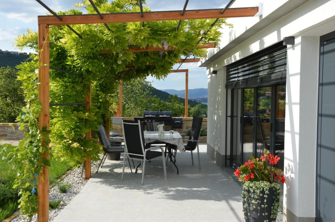 Casa Miranda - Family Comfort In A Quiet Area, Near The Sea, With Bbq And Free Parking スポージニ・スコーフィ エクステリア 写真