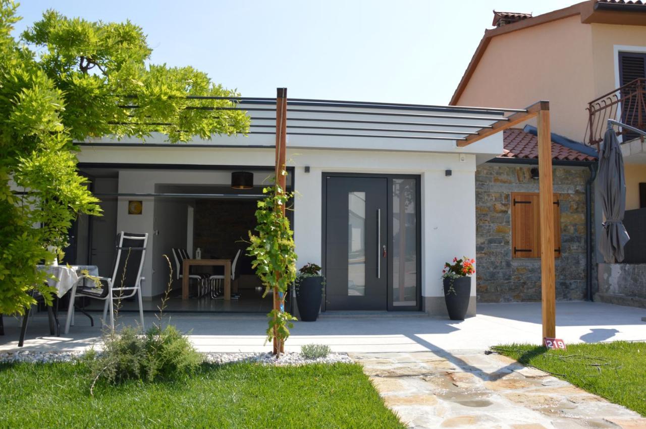 Casa Miranda - Family Comfort In A Quiet Area, Near The Sea, With Bbq And Free Parking スポージニ・スコーフィ エクステリア 写真